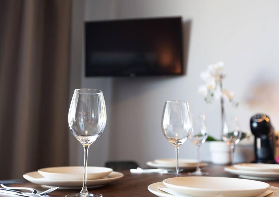Stylish Apartment With Parking & Spacious Balcony Riga Ngoại thất bức ảnh